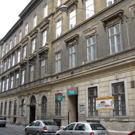 Walking Bed Budapest Downtown Hostel Bagian luar foto