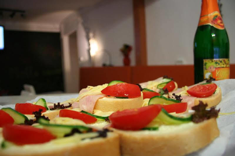 Walking Bed Budapest Downtown Hostel Bagian luar foto
