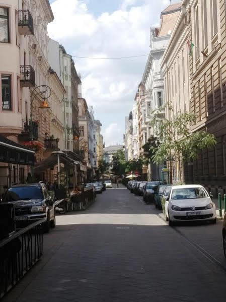 Walking Bed Budapest Downtown Hostel Bagian luar foto