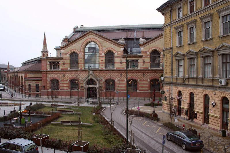 Walking Bed Budapest Downtown Hostel Bagian luar foto