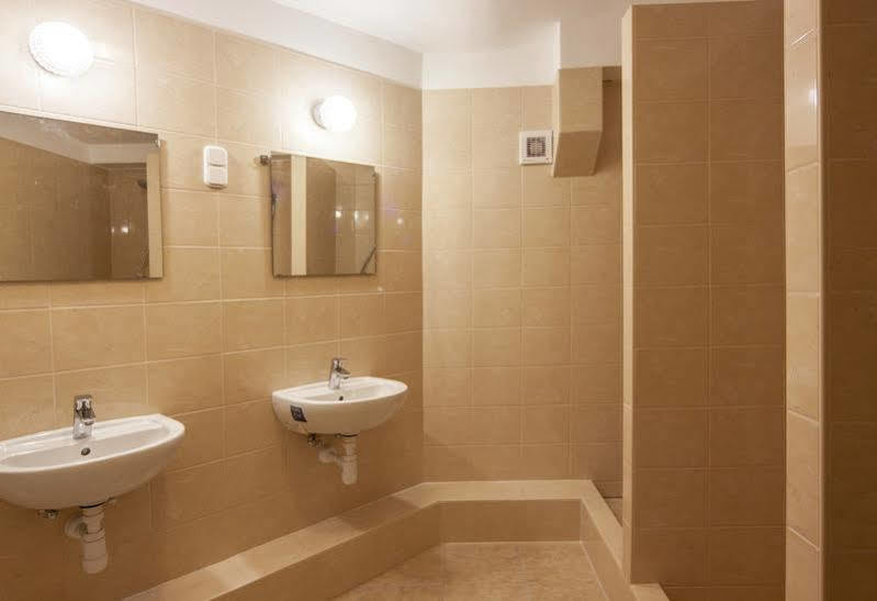 Walking Bed Budapest Downtown Hostel Bagian luar foto
