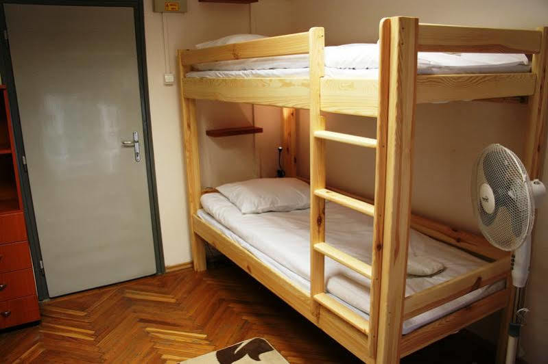 Walking Bed Budapest Downtown Hostel Bagian luar foto