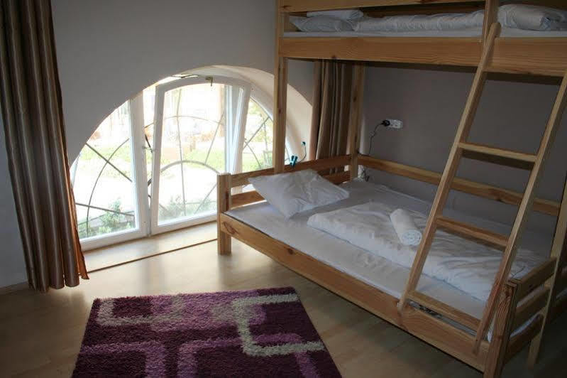 Walking Bed Budapest Downtown Hostel Bagian luar foto
