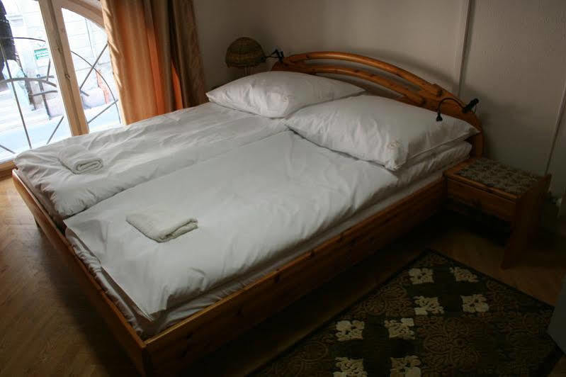 Walking Bed Budapest Downtown Hostel Bagian luar foto